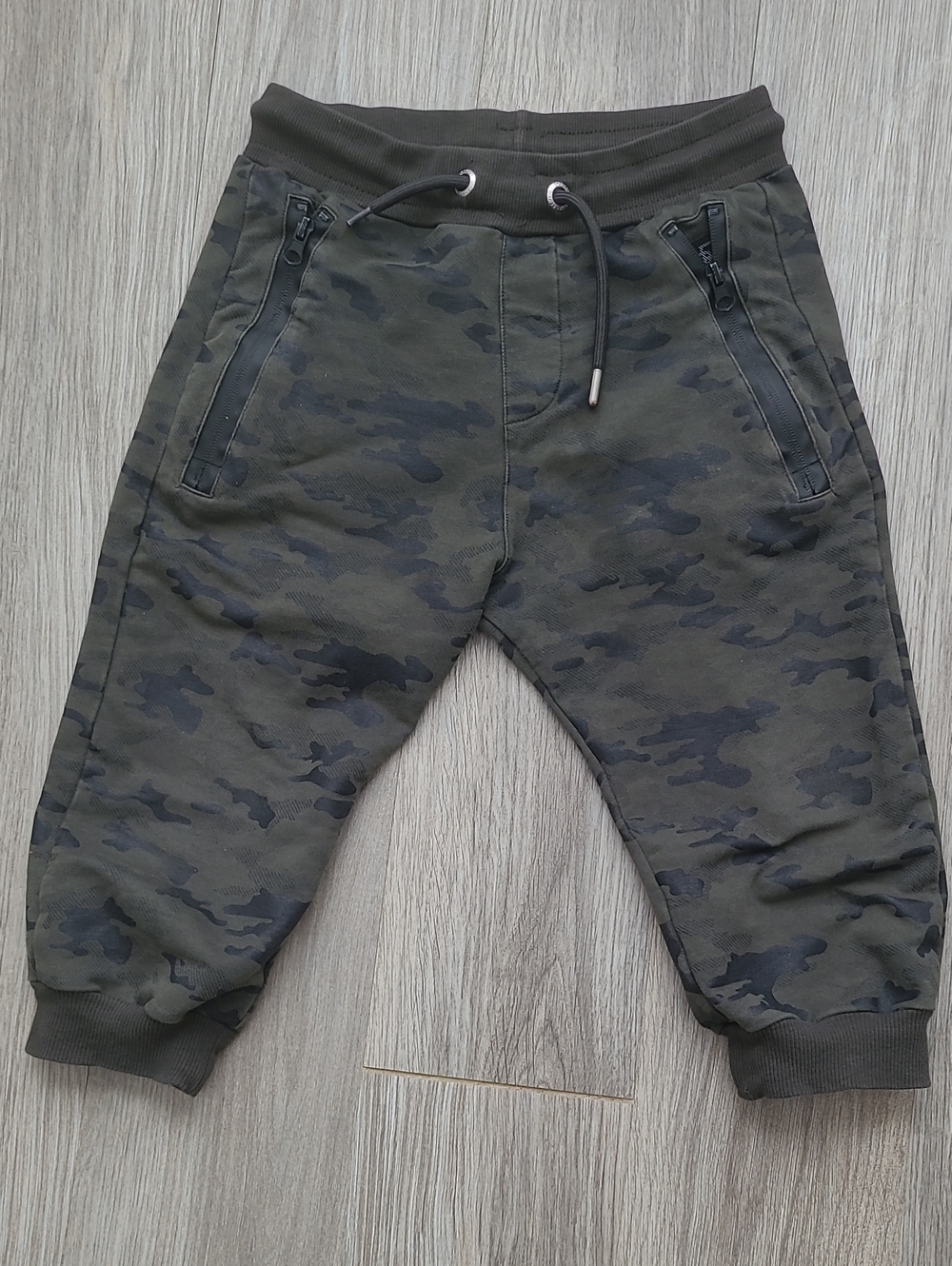 Camo Capri Joggers Kids Size 8